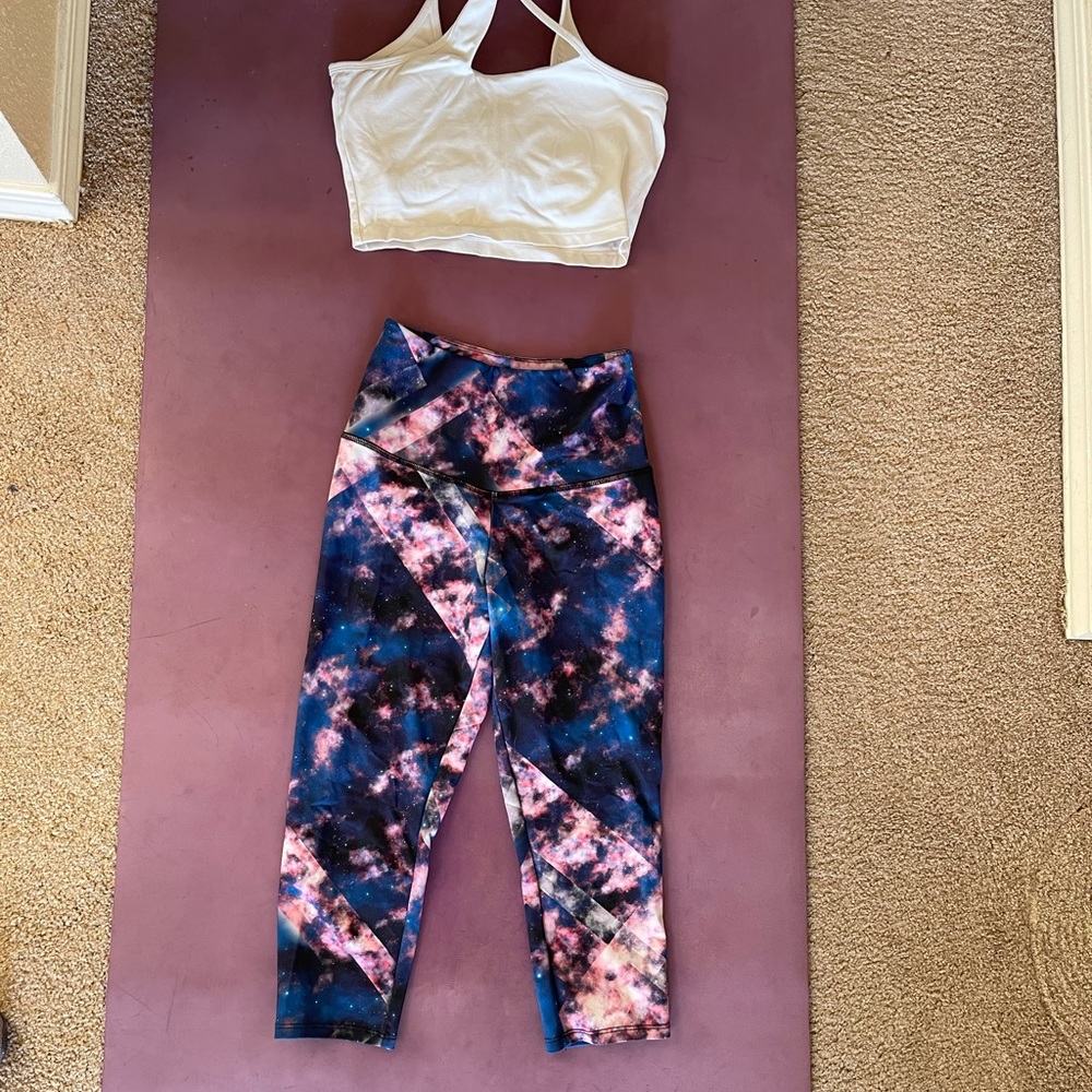 Onzie Crop Legging, Size Small